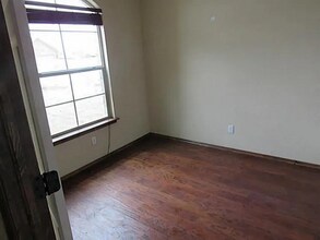 937 SW 15th St in Moore, OK - Foto de edificio - Building Photo