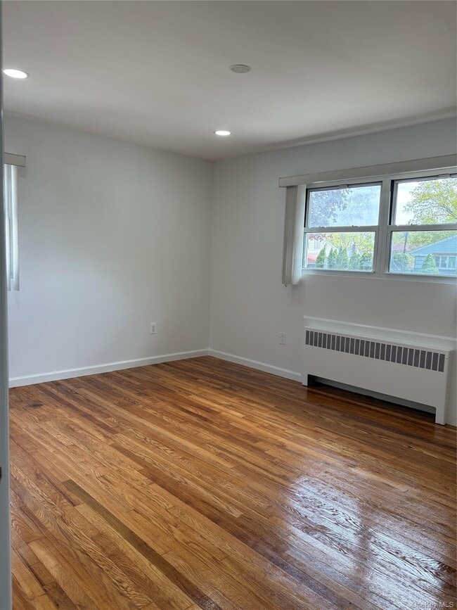 2262 Leighton Rd in Elmont, NY - Building Photo - Building Photo