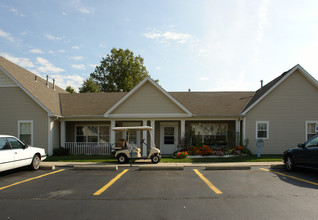 Tods Crossing in Warren, OH - Foto de edificio - Building Photo