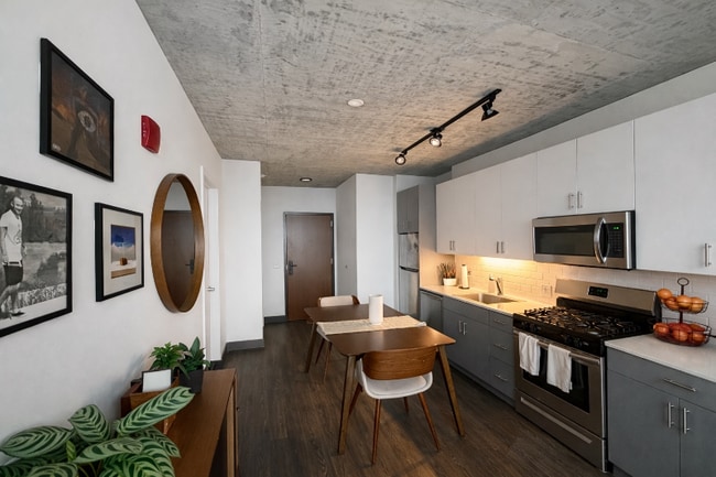 156 N Elizabeth St in Chicago, IL - Building Photo - Building Photo