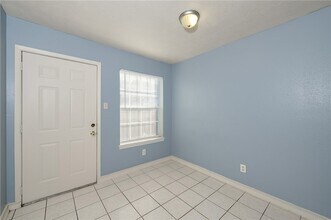 1813 Sara Dr, Unit A in College Station, TX - Building Photo - Building Photo