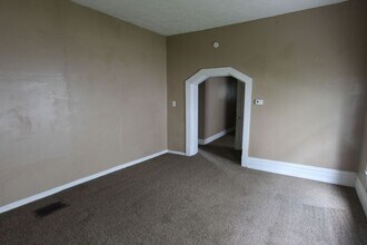 218 E Michigan St-Unit -Apt A in Evansville, IN - Building Photo - Building Photo