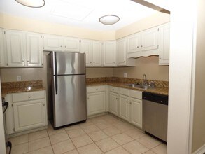 655 Riverside Dr-Unit -1405 in Memphis, TN - Building Photo - Building Photo