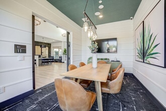 Cascades at Onion Creek in Austin, TX - Foto de edificio - Building Photo