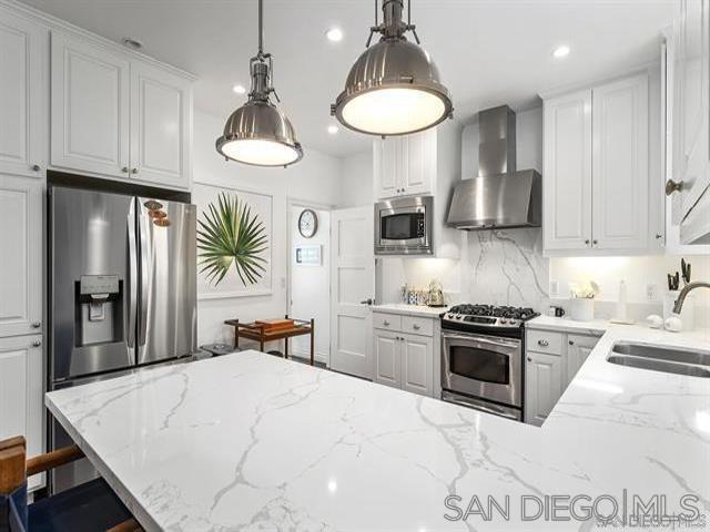 722 F Ave in Coronado, CA - Building Photo