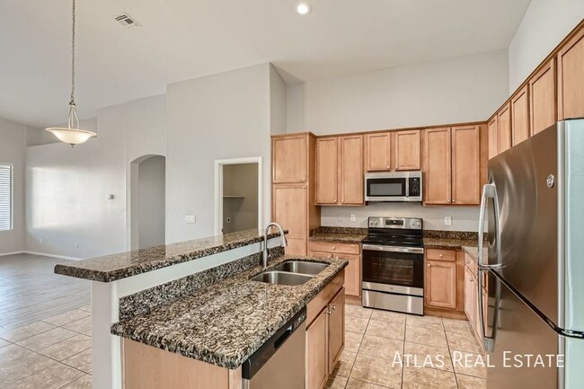 9414 W Heber Rd in Tolleson, AZ - Foto de edificio - Building Photo