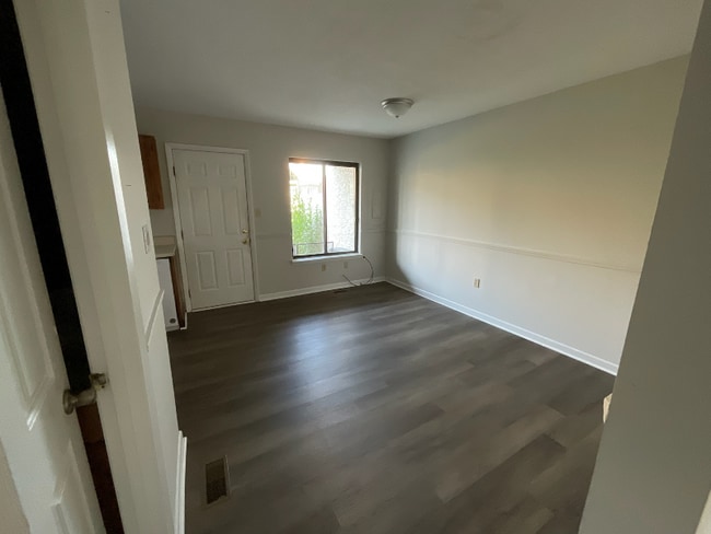 103 Northwinds Dr in Bristol, VA - Building Photo - Building Photo