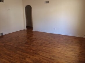 2328 SW Harrison St in Topeka, KS - Building Photo - Building Photo