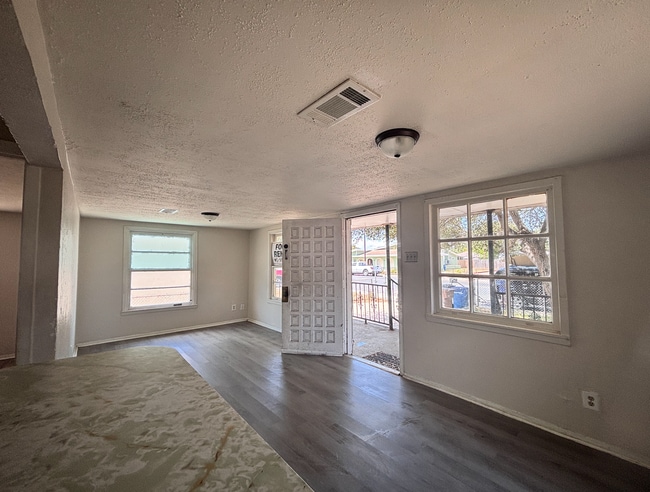 2621 Tarlton St in Corpus Christi, TX - Foto de edificio - Building Photo