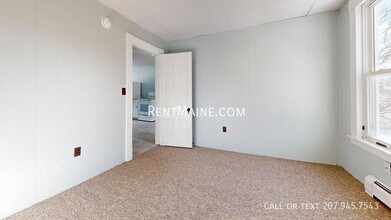 17 Edwards St in Waterville, ME - Building Photo - Building Photo