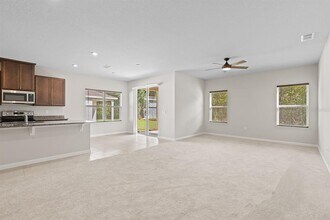 2964 Slough Creek Dr in Kissimmee, FL - Building Photo - Building Photo