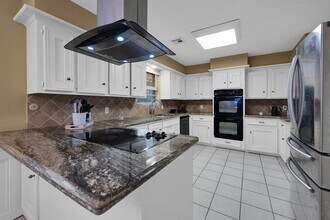 11827 Normont Dr in Houston, TX - Building Photo - Building Photo