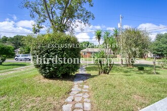 8057 Oakwood St in Jacksonville, FL - Building Photo - Building Photo