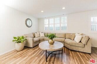 4501 Cedros Ave in Los Angeles, CA - Building Photo - Building Photo