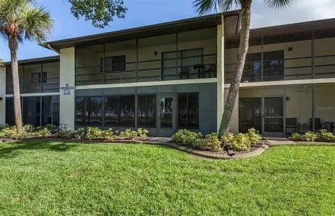 401 Airport Ave E in Venice, FL - Foto de edificio