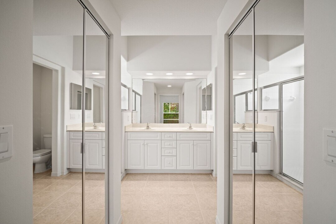 8367 Ibis Cove Cir in Naples, FL - Building Photo