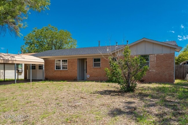 property at 2117 Yorktown Dr