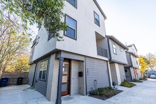 130 Rose Ln in San Antonio, TX - Building Photo