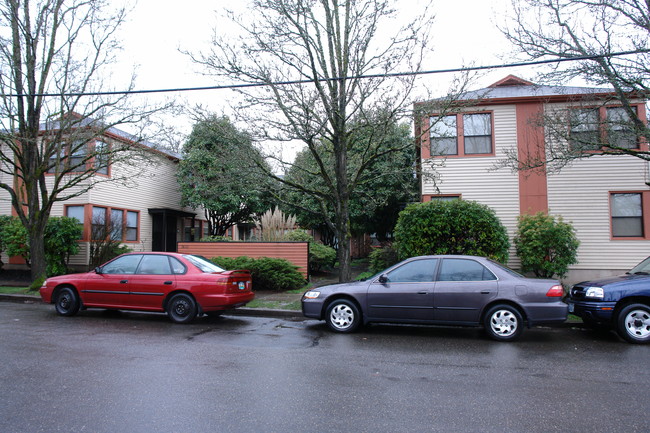 1635 NW 26th Ave in Portland, OR - Building Photo - Building Photo