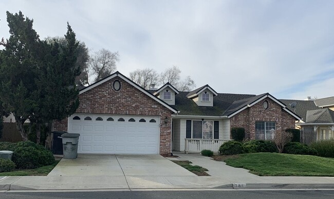 property at 781 W Saffron St