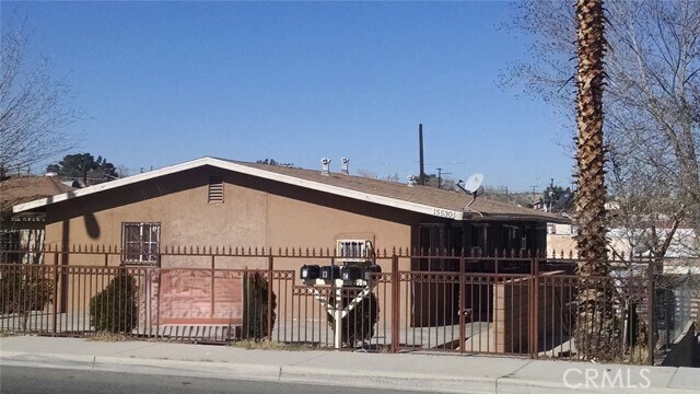 15530 Hesperia Rd in Victorville, CA - Foto de edificio - Building Photo