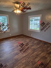 2239 Kathleen Ave in Evansville, IN - Foto de edificio - Building Photo
