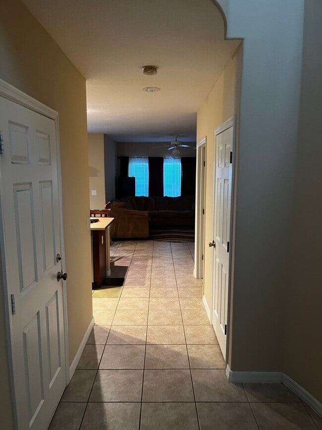 3451 Windsor Lake Cir in Sanford, FL - Foto de edificio - Building Photo