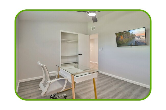 6564 Kelvin Ave in Winnetka, CA - Building Photo - Building Photo