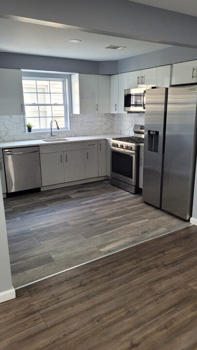 13 Foundry St in Newark, NJ - Building Photo