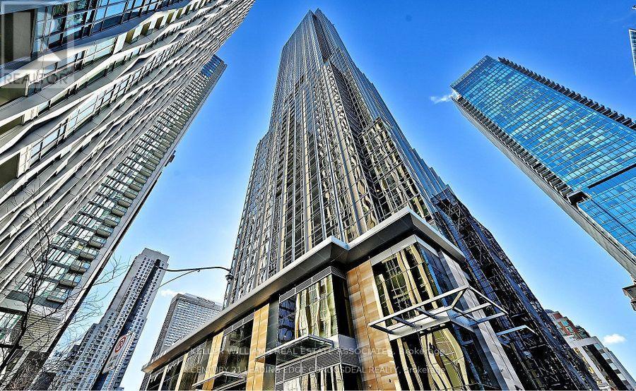 11-4611 Yorkville Ave in Toronto, ON - Building Photo