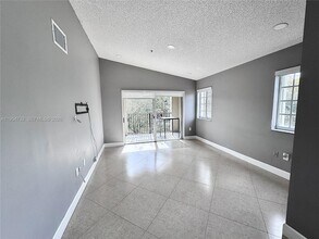 2133 Renaissance Blvd in Miramar, FL - Building Photo - Building Photo