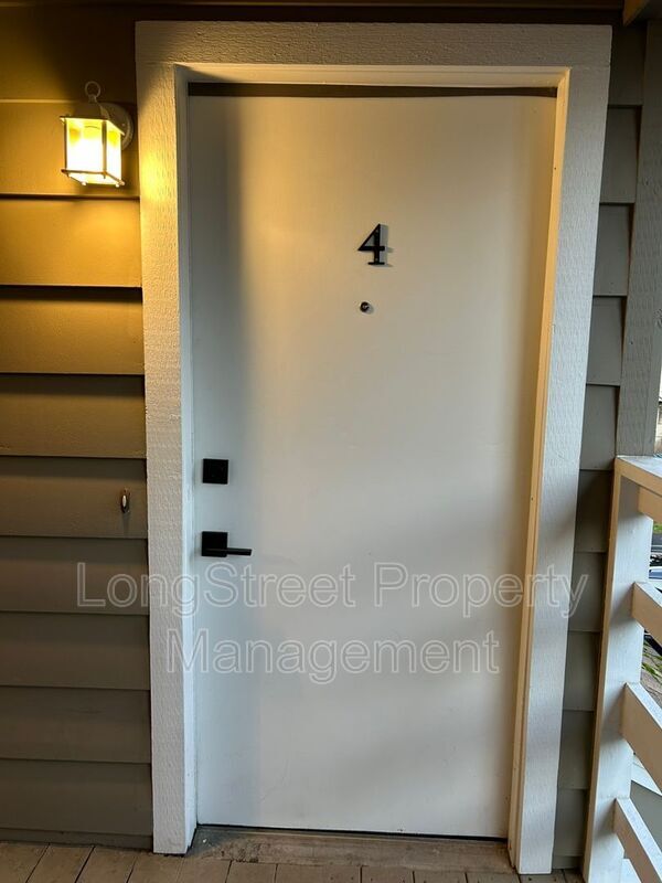 11380 SW Greenburg Rd in Portland, OR - Building Photo - Building Photo