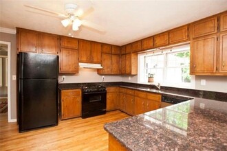 727 Scott Cir in Decatur, GA - Building Photo - Building Photo