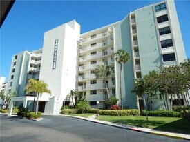 300 Woodette Dr in Dunedin, FL - Building Photo