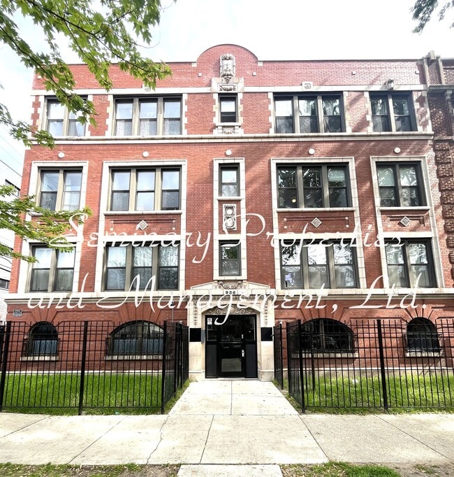 Great apartments in the heart of Uptown, one block from the red line in Chicago, IL - Building Photo - Building Photo