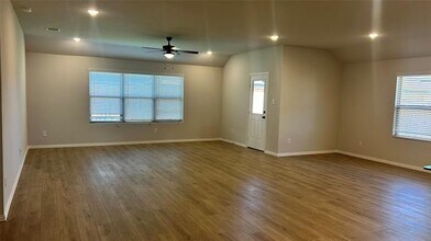 300 Stockton Dr in Van Alstyne, TX - Building Photo - Building Photo
