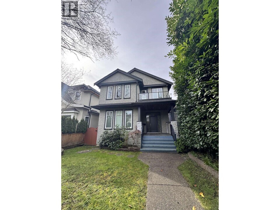 2922 W 41st Ave in Vancouver, BC - Building Photo