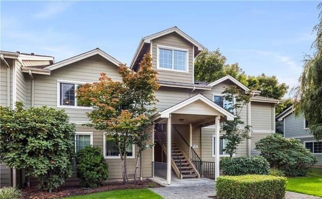 property at 755 5th Ave NW