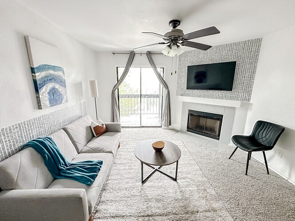 1071 Clayton Ln in Austin, TX - Foto de edificio