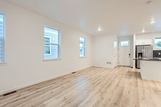 1348 S Boston Ct in Denver, CO - Building Photo - Building Photo