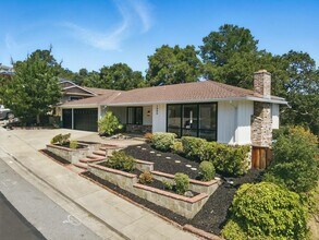 1406 Cedarwood Dr in San Mateo, CA - Building Photo - Building Photo