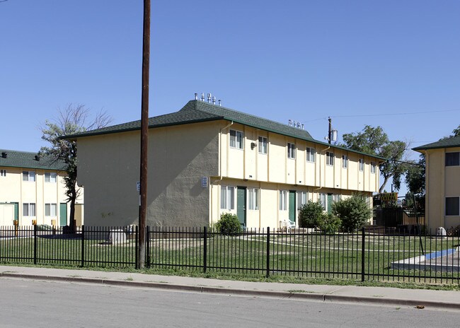 Encino Apartments in Pueblo, CO - Foto de edificio - Building Photo