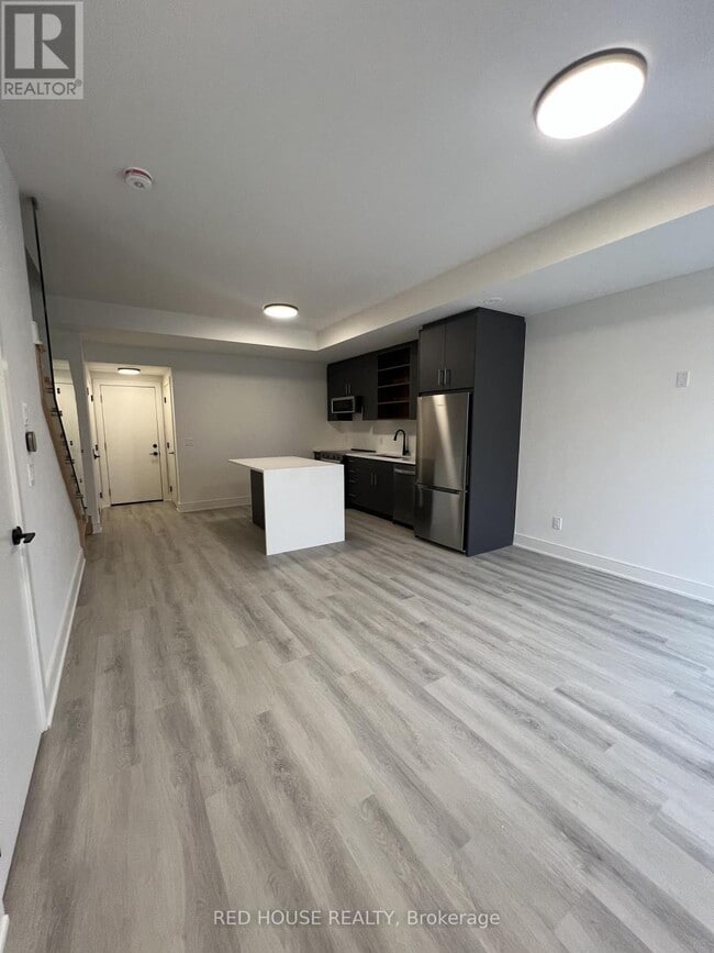 120 Everett Cmn in St Catharines, ON - Building Photo - Building Photo