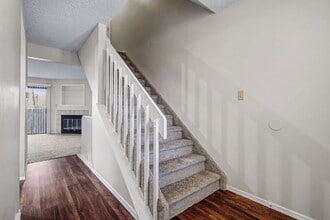 2315 Lexington Village Ln in Colorado Springs, CO - Building Photo - Building Photo