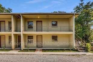 65 Hughes St in Toccoa, GA - Building Photo