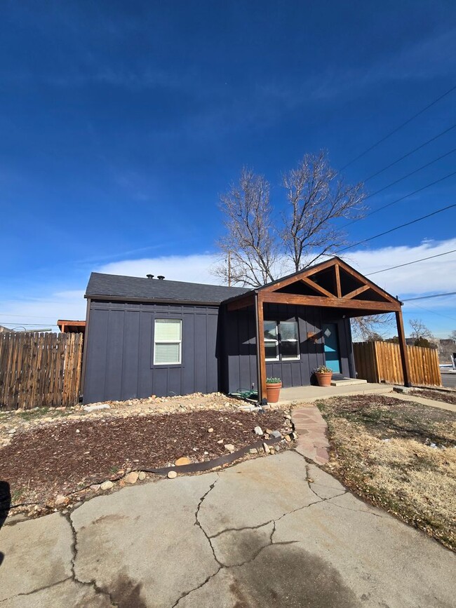 1701 W Chaffee Pl in Denver, CO - Building Photo - Building Photo