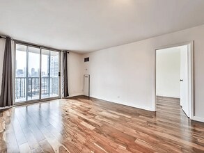 1212 N La Salle Dr, Unit 2305 in Chicago, IL - Foto de edificio - Building Photo