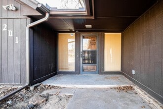201 3 Oaks Dr in Midwest City, OK - Building Photo - Building Photo