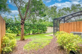 10366 Wellington Parc Dr in Wellington, FL - Building Photo - Building Photo