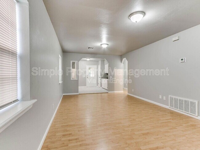137 S Draper Ave in Shawnee, OK - Building Photo - Building Photo